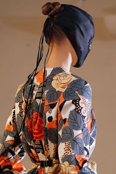 Look 15